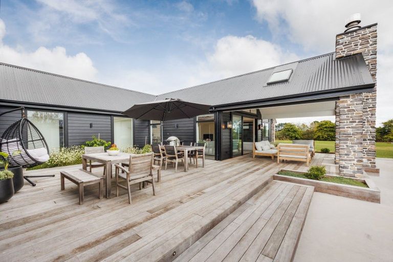 Photo of property in 72 Hartwell Drive, Kelvin Grove, Palmerston North, 4470