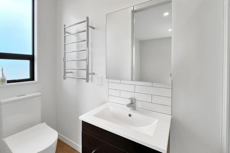 Photo of property in 124 Warden Street, Shirley, Christchurch, 8013