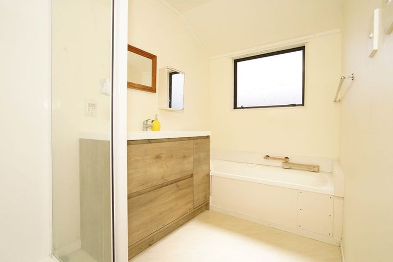 Photo of property in 38 Mccracken Avenue, Hillcrest, Hamilton, 3216