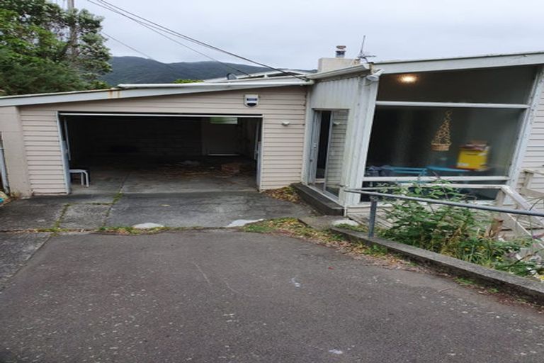 Photo of property in 34 Collier Avenue, Karori, Wellington, 6012