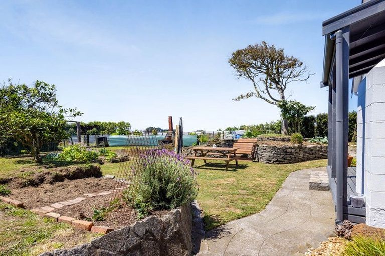 Photo of property in 38 Mcalpine Road, Hawera, 4672