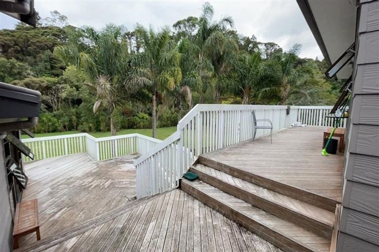 Photo of property in 10 Lowtherhurst Road, Massey, Auckland, 0614