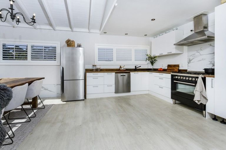 Photo of property in 1/34 Glamorgan Drive, Torbay, Auckland, 0630