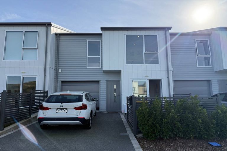 Photo of property in 77 Hokioi Drive, Kenepuru, Porirua, 5022