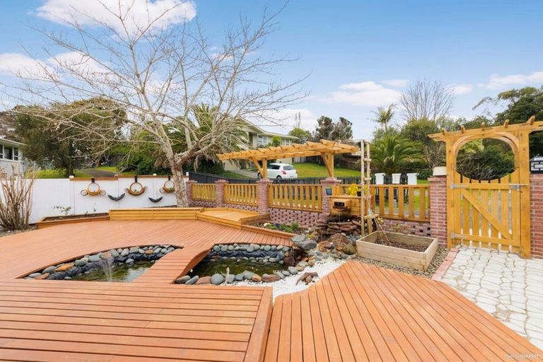 Photo of property in 16 Dellwood Avenue, Henderson, Auckland, 0612