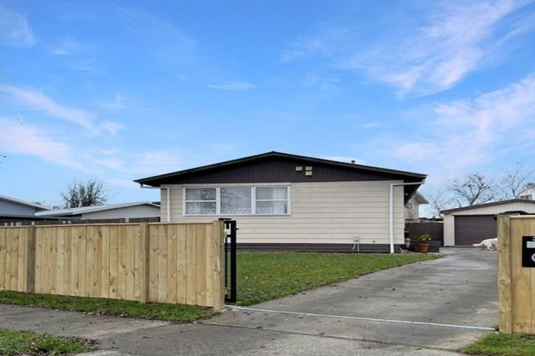 Photo of property in 33 Suzanne Grove, Kelvin Grove, Palmerston North, 4414