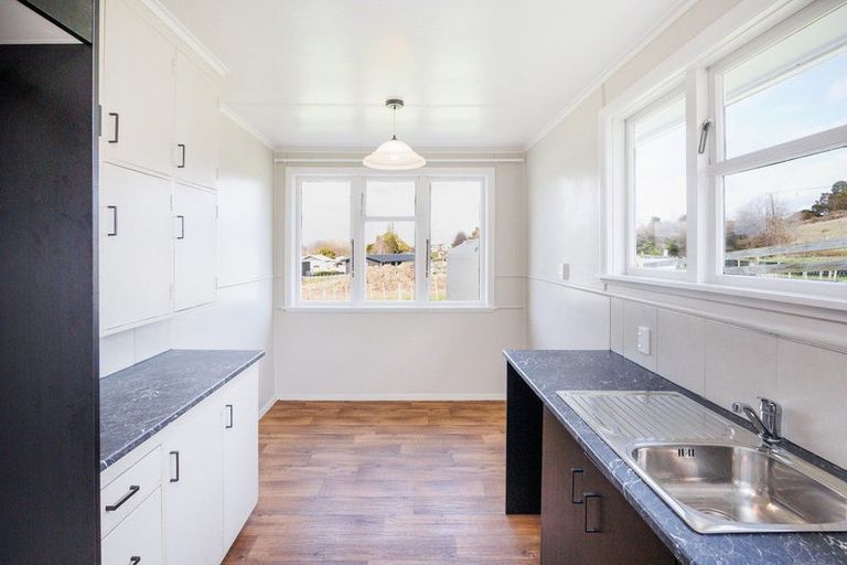 Photo of property in 45 Godley Street, Halcombe, 4779