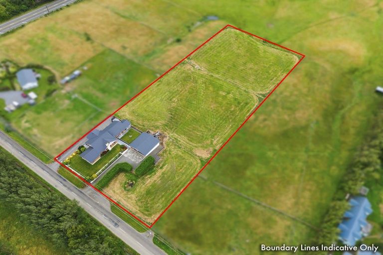 Photo of property in 15 Koputaroa Road, Levin, 5575