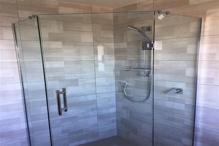 Photo of property in 11a Clayton Road, Manurewa, Auckland, 2102