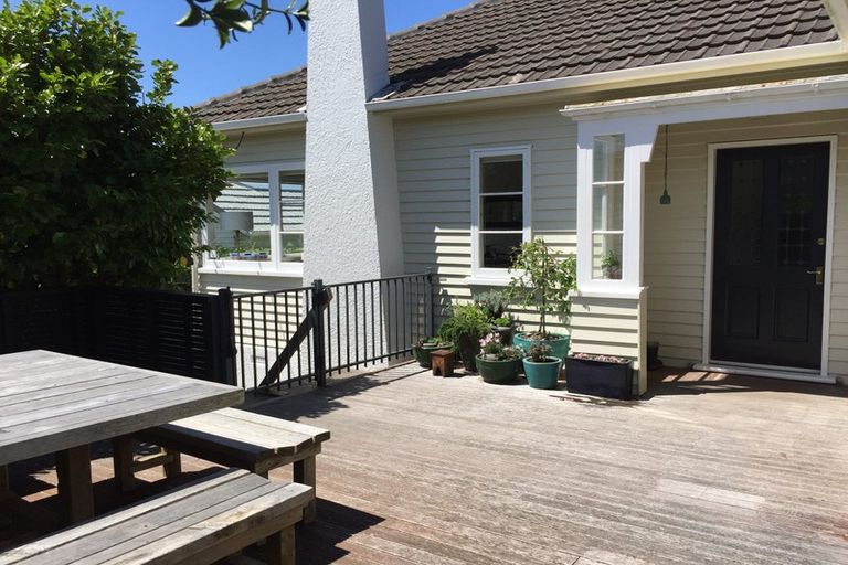 Photo of property in 12 Raumati Terrace, Khandallah, Wellington, 6035