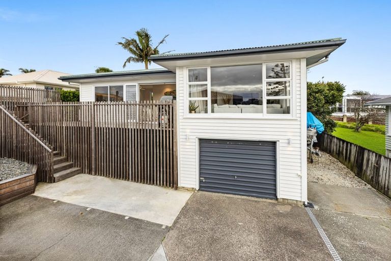 Photo of property in 2/28 Bay Street, Red Beach, 0932