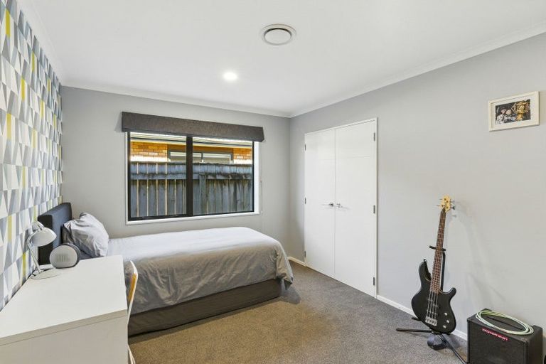 Photo of property in 10 Cottonwood Close, Paraparaumu Beach, Paraparaumu, 5032