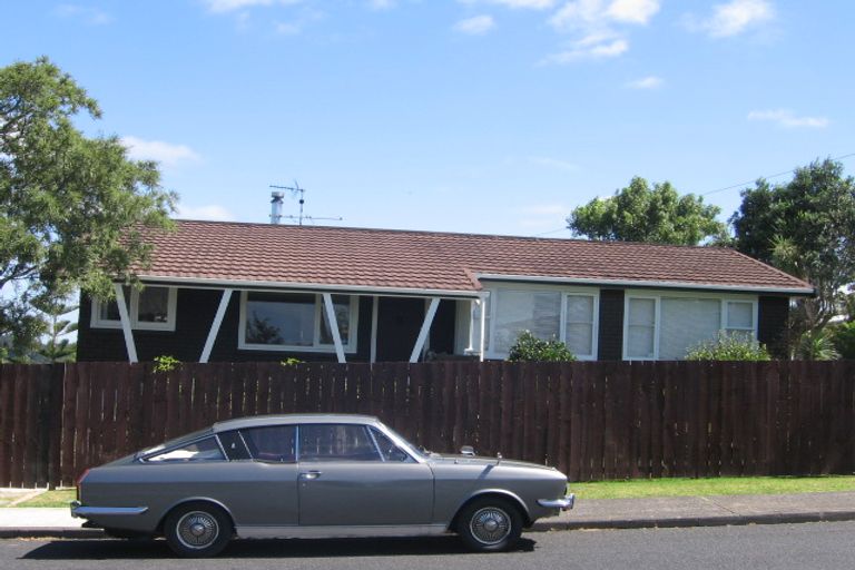 Photo of property in 2/125 Manuka Road, Bayview, Auckland, 0629