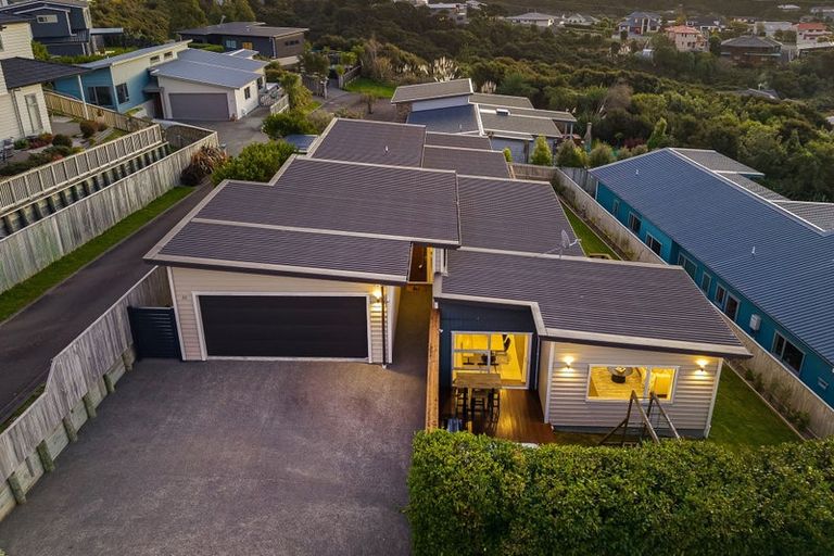 Photo of property in 48 Endeavour Drive, Whitby, Porirua, 5024