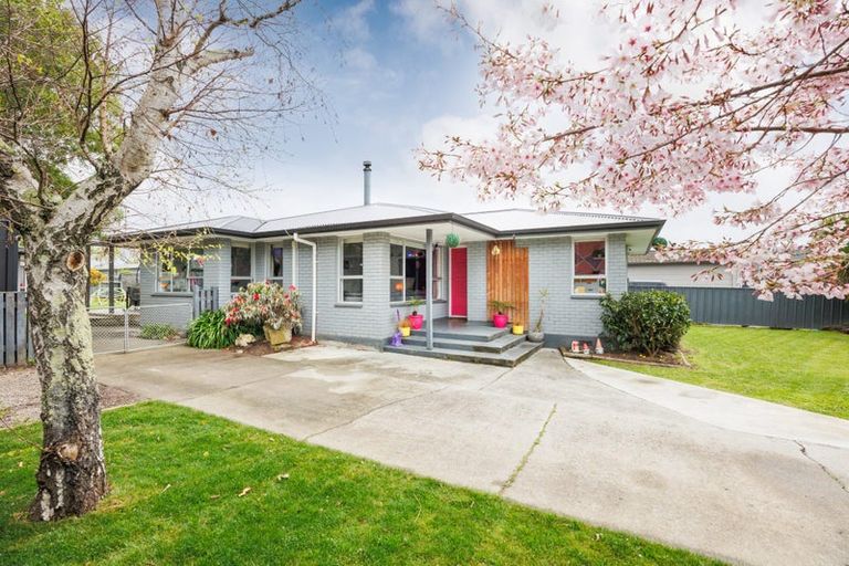 Photo of property in 10 Adams Place, Kelvin Grove, Palmerston North, 4414