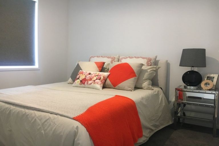 Photo of property in 19 Papa Orchard Drive, Kumeu, 0810