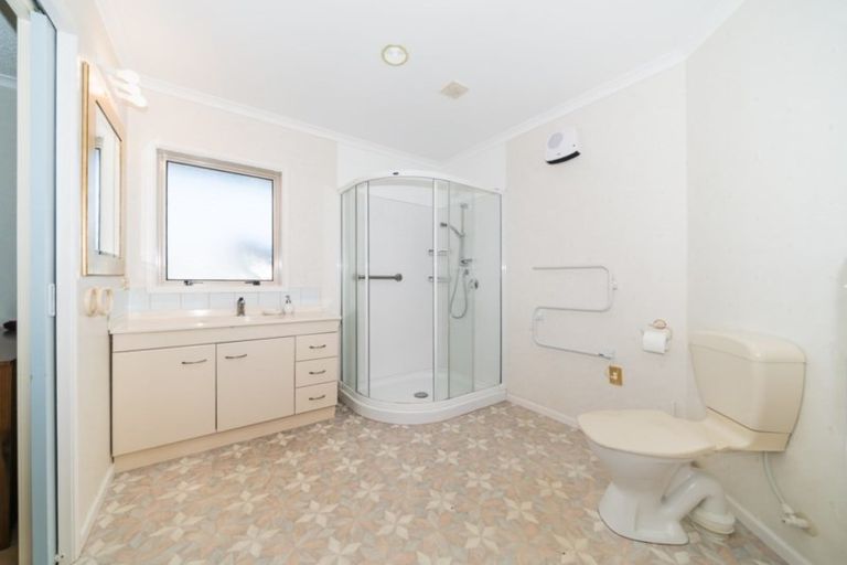 Photo of property in 8 Shakespeare Way, Kelvin Grove, Palmerston North, 4414