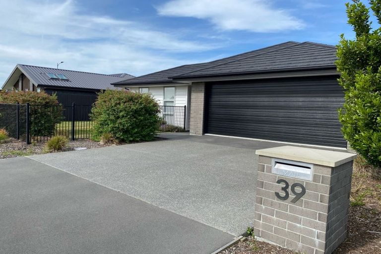 Photo of property in 39 Prestons Park Drive, Marshland, Christchurch, 8083