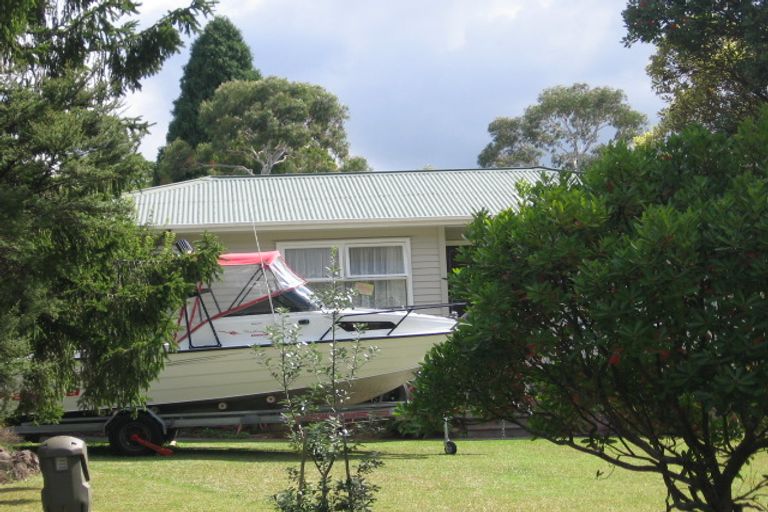 Photo of property in 59 Stottholm Road, Titirangi, Auckland, 0604