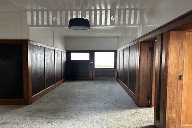 Photo of property in 4 Apuka Street, Brooklyn, Wellington, 6021