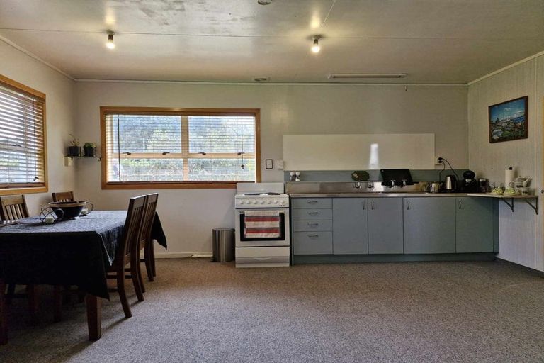 Photo of property in 5a Burgess Hill Road, Burgess Park, New Plymouth, 4371