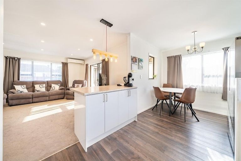 Photo of property in 3f1- Ararino Street, Trentham, Upper Hutt, 5018
