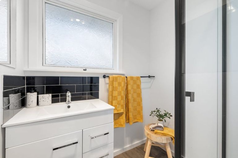 Photo of property in 8 Compton Street, Woolston, Christchurch, 8062