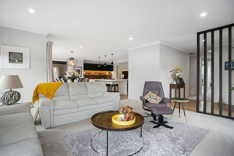 Photo of property in 14 Ruge Court, Cambridge, 3434