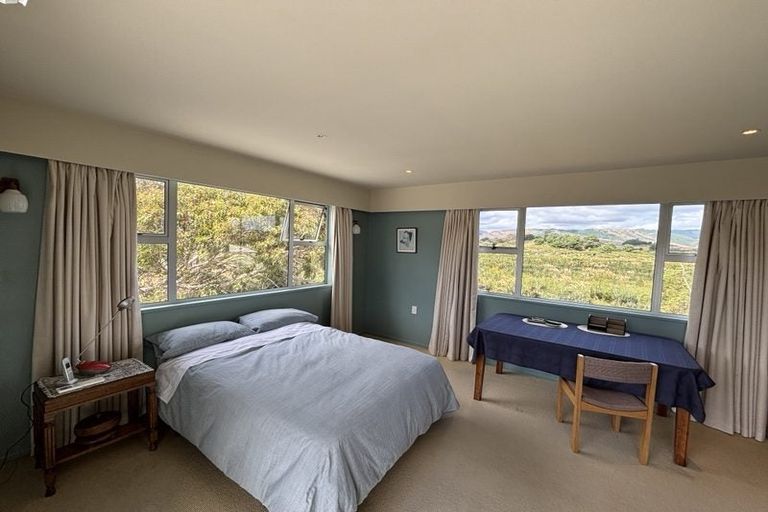 Photo of property in 17 Freyberg Crescent, Waikanae Beach, Waikanae, 5036