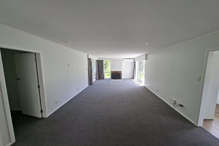 Photo of property in 18 Greenwood Place, Paraparaumu, 5032