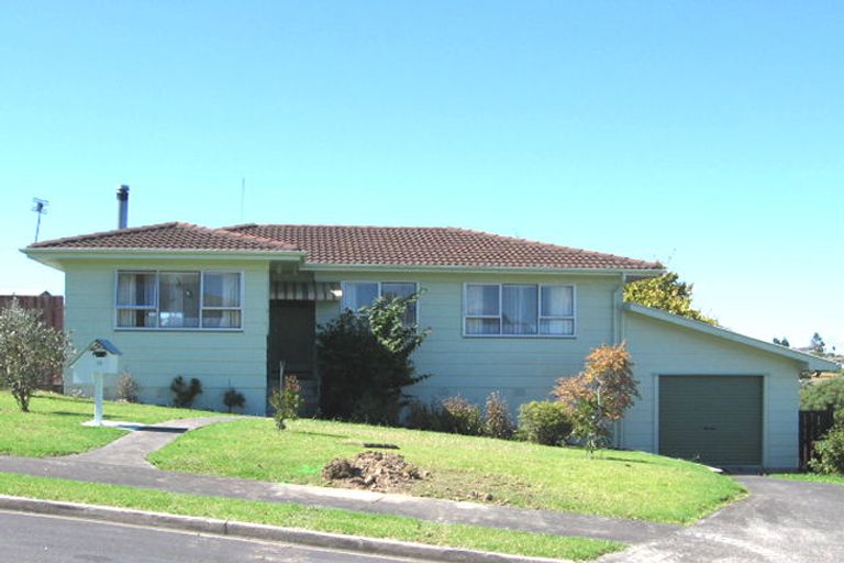 Photo of property in 13 Sumich Place, West Harbour, Auckland, 0618