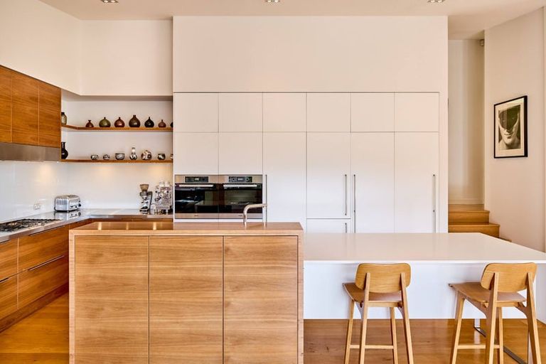 Photo of property in 4 Francis Bell Grove, Lowry Bay, Lower Hutt, 5013