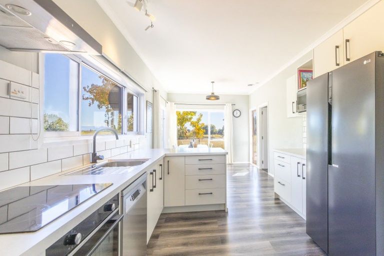 Photo of property in 472 Maharakeke Road, Waipukurau, 4281