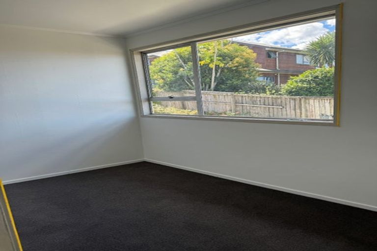 Photo of property in 42b Hogans Road, Glenfield, Auckland, 0629