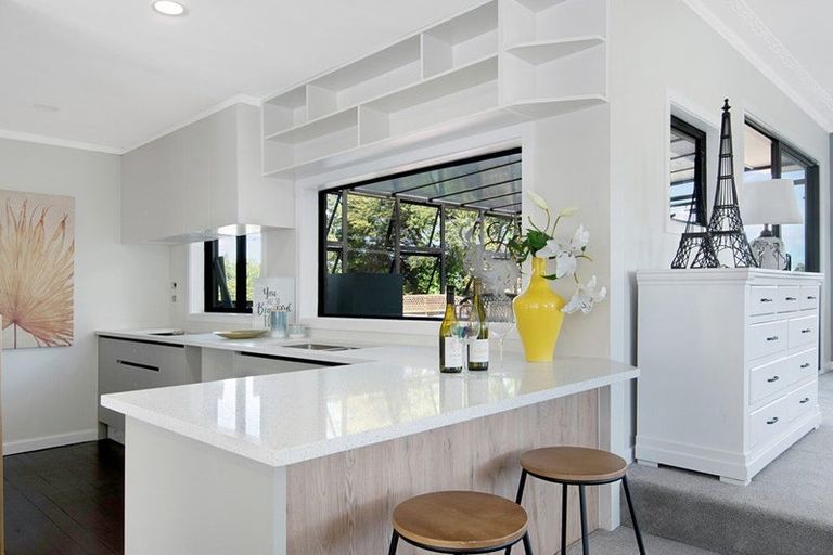 Photo of property in 1a Stottholm Road, Titirangi, Auckland, 0604