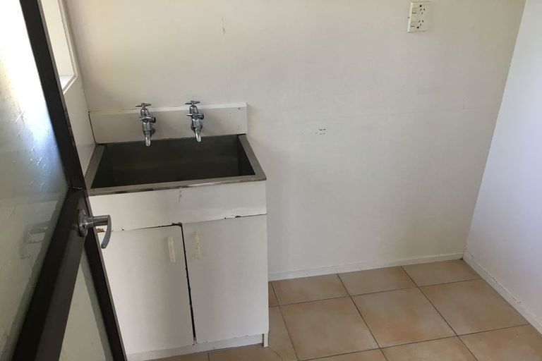 Photo of property in 15 Olena Avenue, Sunnyhills, Auckland, 2010
