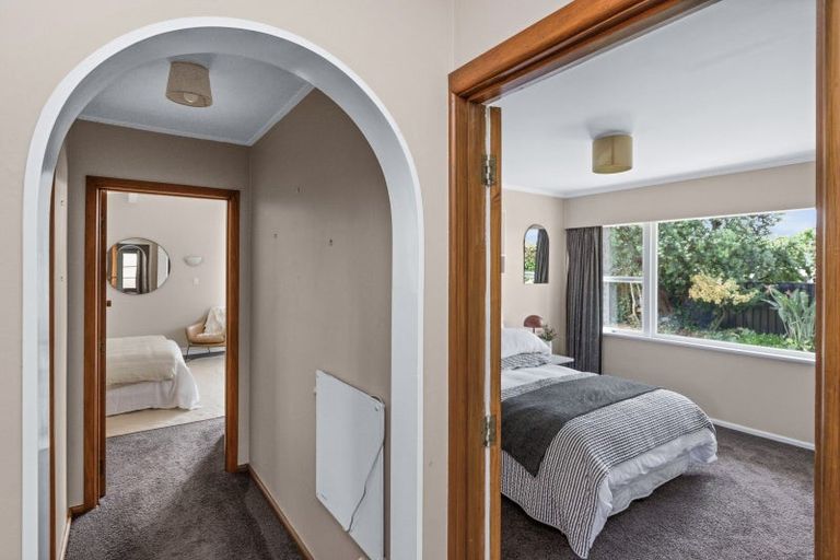 Photo of property in 16a Howard Road, Taradale, Napier, 4112