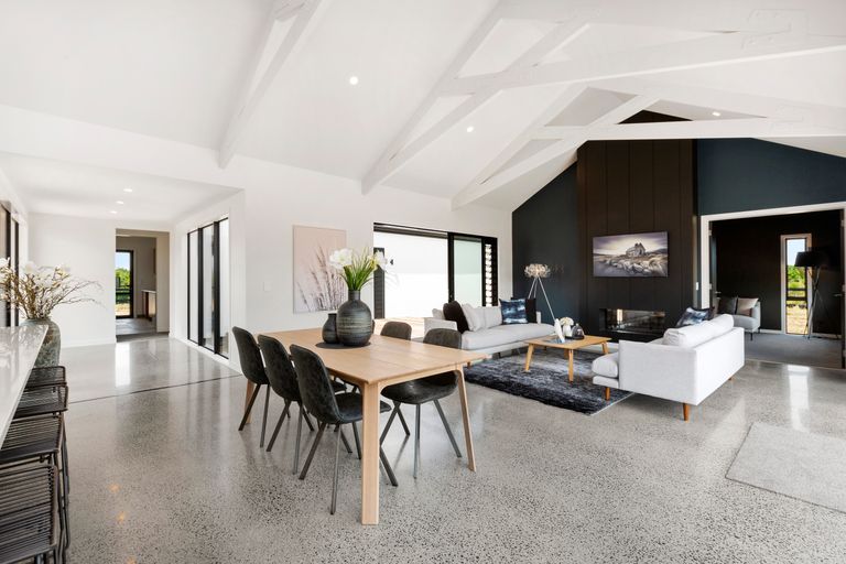 Photo of property in 35 Mike Smith Drive, Cambridge, 3434