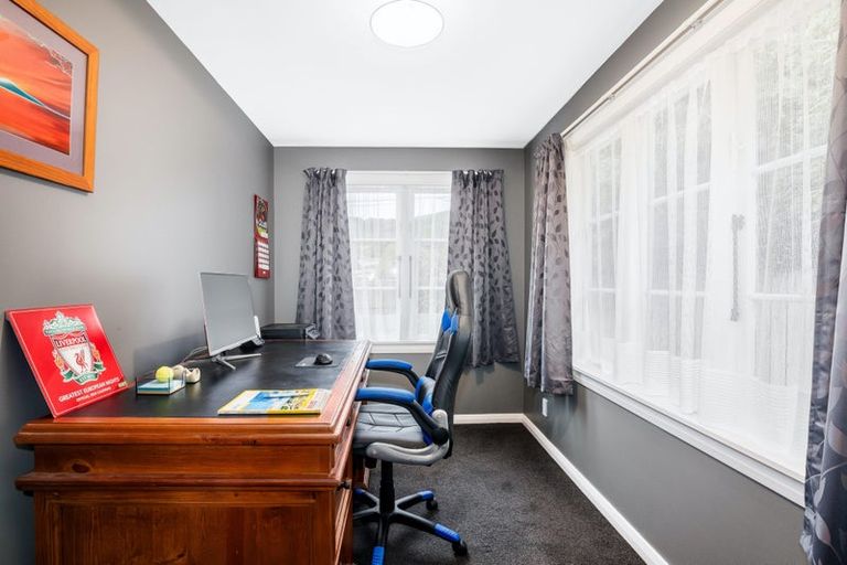 Photo of property in 32 Hyde Street, Wainuiomata, Lower Hutt, 5014