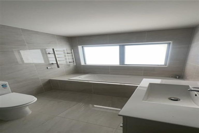 Photo of property in 41 Nimstedt Avenue, Oteha, Auckland, 0632