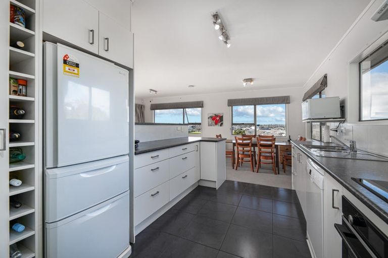 Photo of property in 9 Dundas Place, Henderson, Auckland, 0612