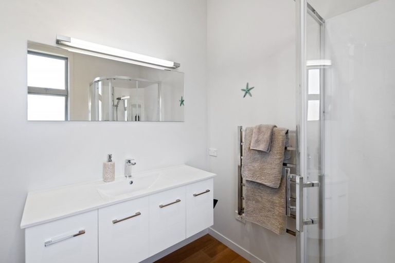 Photo of property in 17 Daniels Terrace, Wanaka, 9305