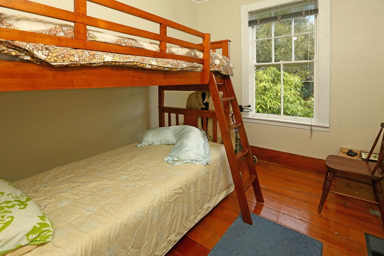 Photo of property in 38 Newington Road, Henderson, Auckland, 0612