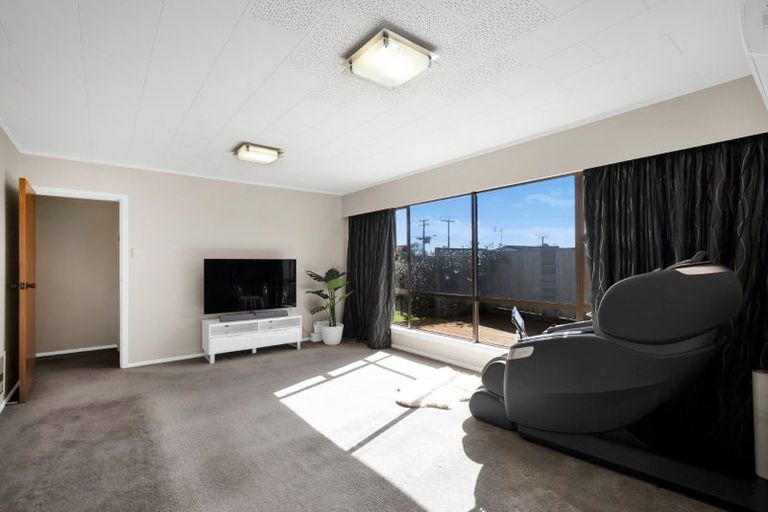 Photo of property in 323 Mangorei Road, Merrilands, New Plymouth, 4312