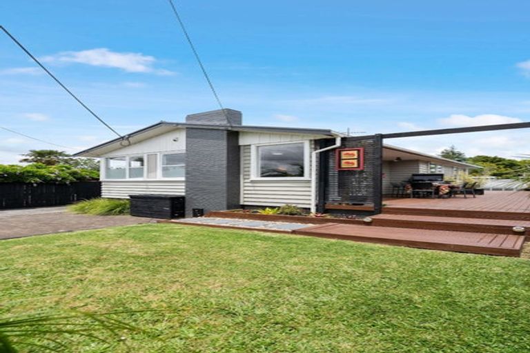 Photo of property in 16 Levesque Street, Birkdale, Auckland, 0626