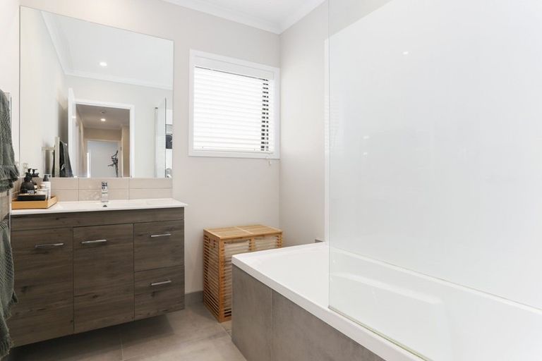 Photo of property in 18 Nugget Avenue, Hobsonville, Auckland, 0616