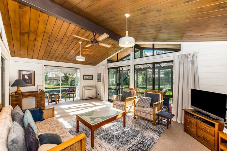 Photo of property in 29 Nimmo Avenue, Waikanae, 5036