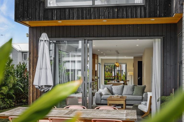 Photo of property in 64 Glidepath Road, Hobsonville, Auckland, 0616