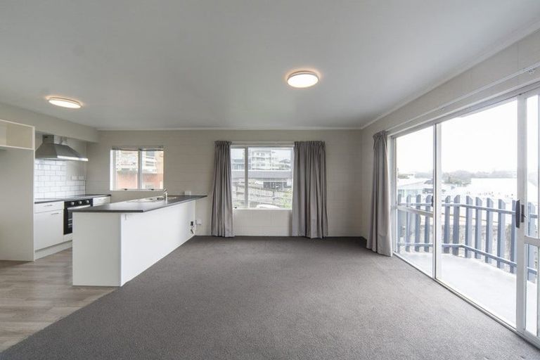 Photo of property in 1/2 Ruakiwi Road, Hamilton Lake, Hamilton, 3204