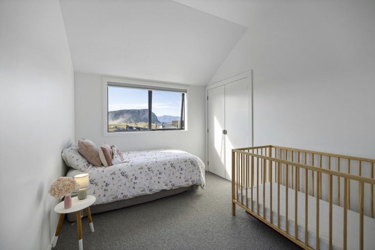 Photo of property in 21 Marjon Drive, Wanaka, 9305